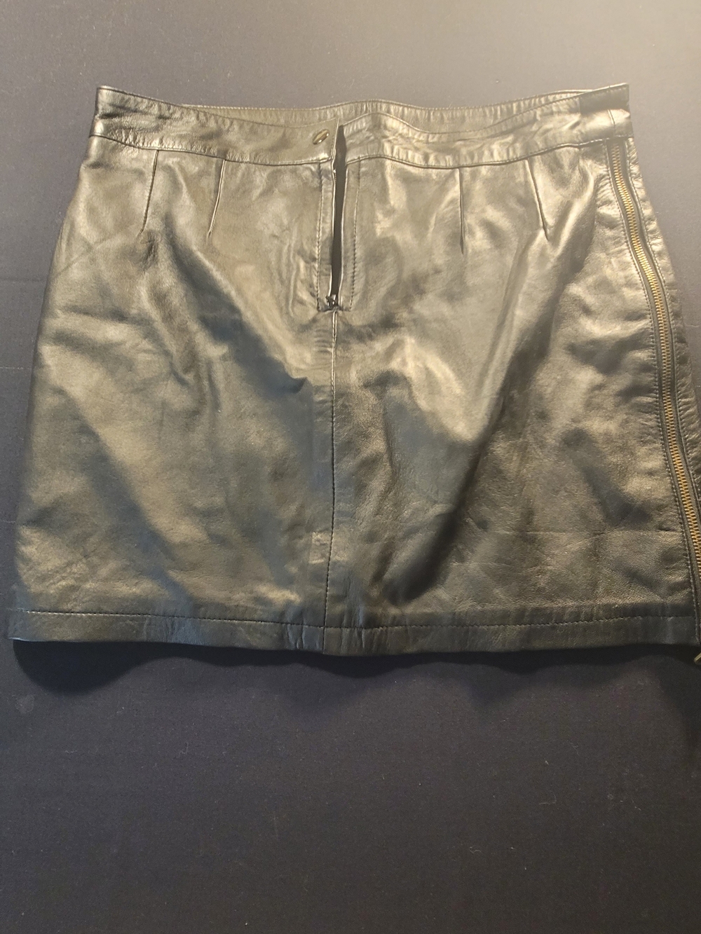 Black Leather Mini Skirt With Zip 16.5in